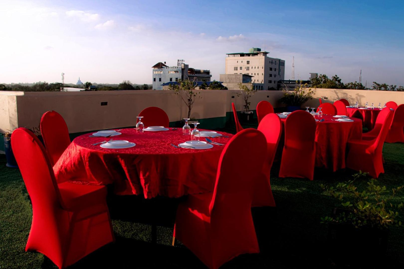Kanola Luxury Hotel Anuradhapura Zewnętrze zdjęcie