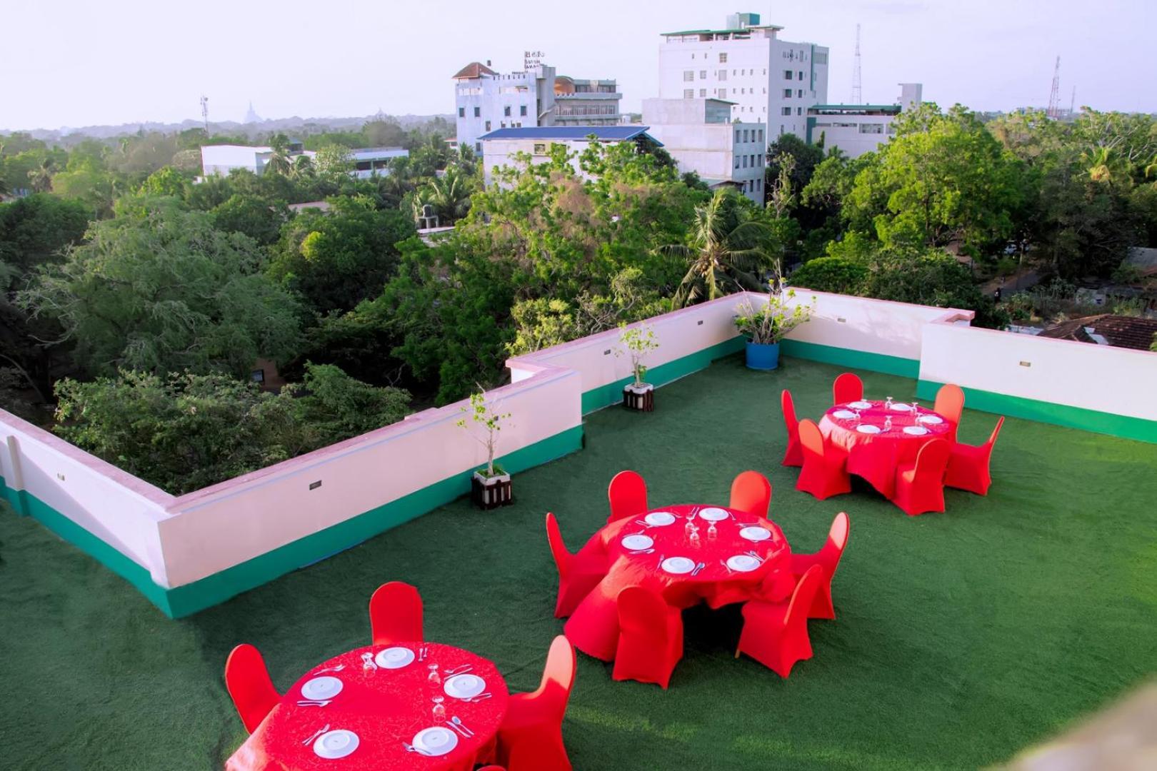 Kanola Luxury Hotel Anuradhapura Zewnętrze zdjęcie